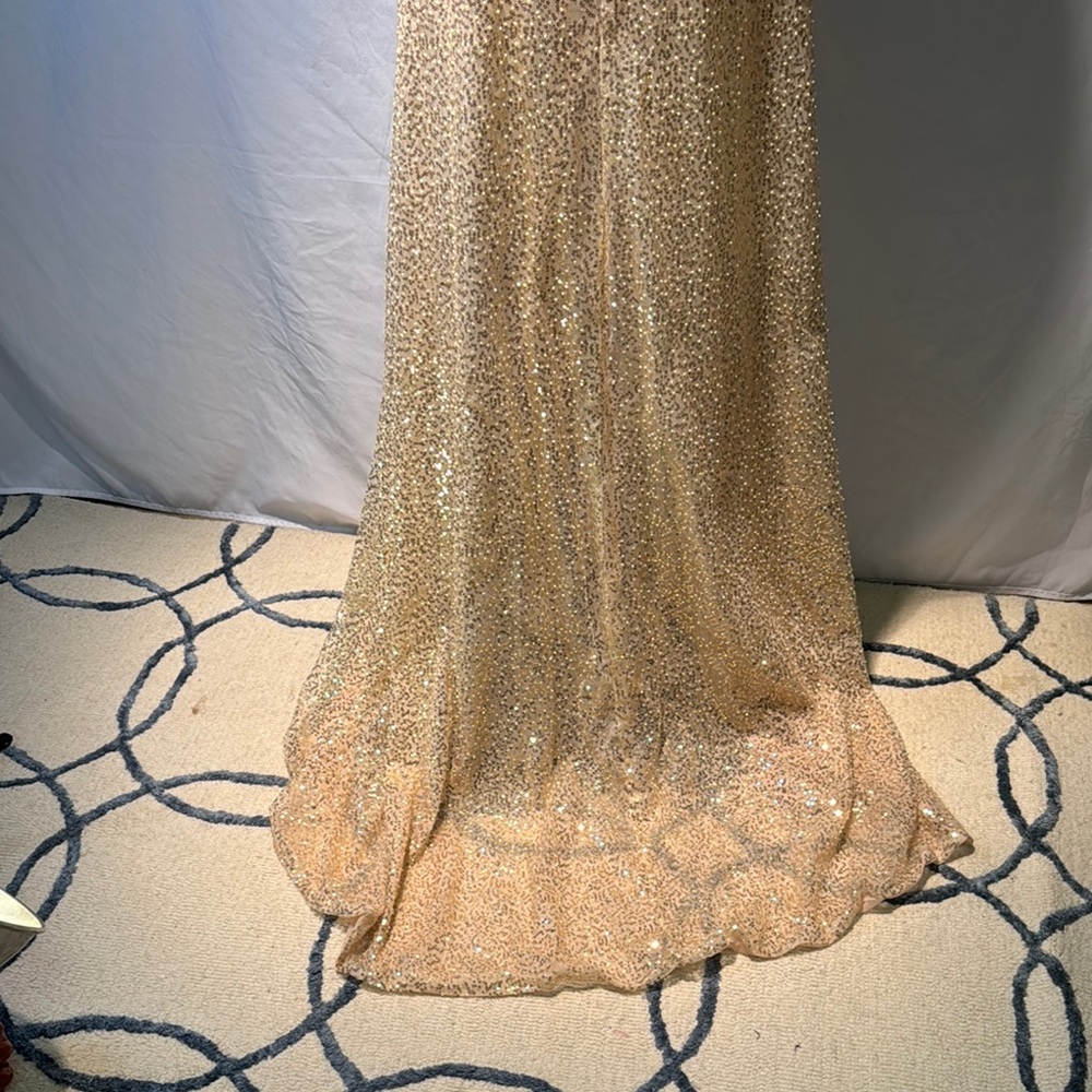 Elegant Gold Sequin Evening Gown - Picture 8 of 16